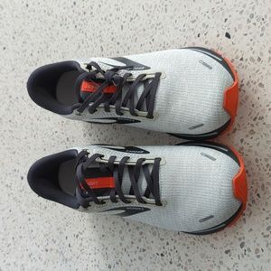 Brooks 14 ghost running sneakers